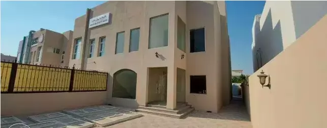 Mixed Use Ready Property 4 Bedrooms U/F Standalone Villa  for rent in Al Sadd , Doha #7513 - 1  image 